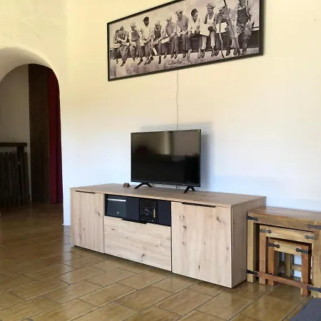 Grace, Mountain View Apartment